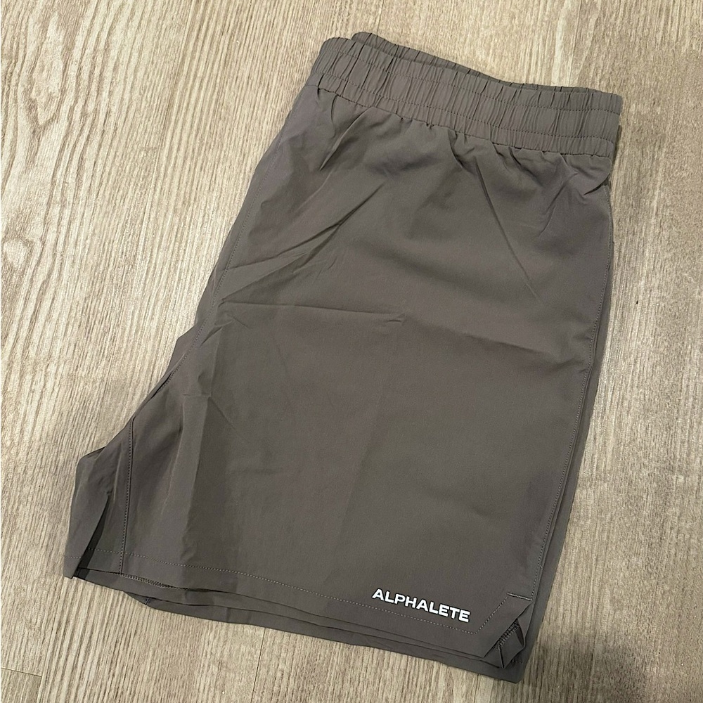 ALPHALETE Core Stride Short 5”